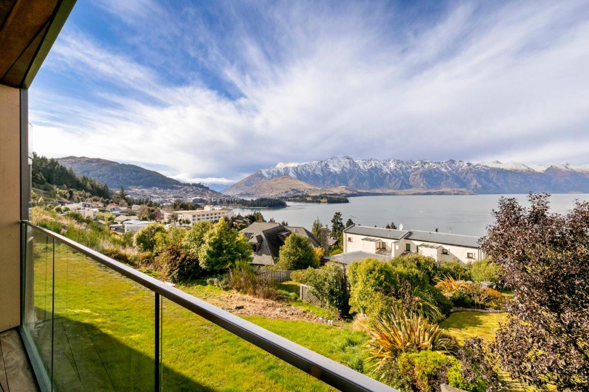 Falcon's View Queenstown - Housity