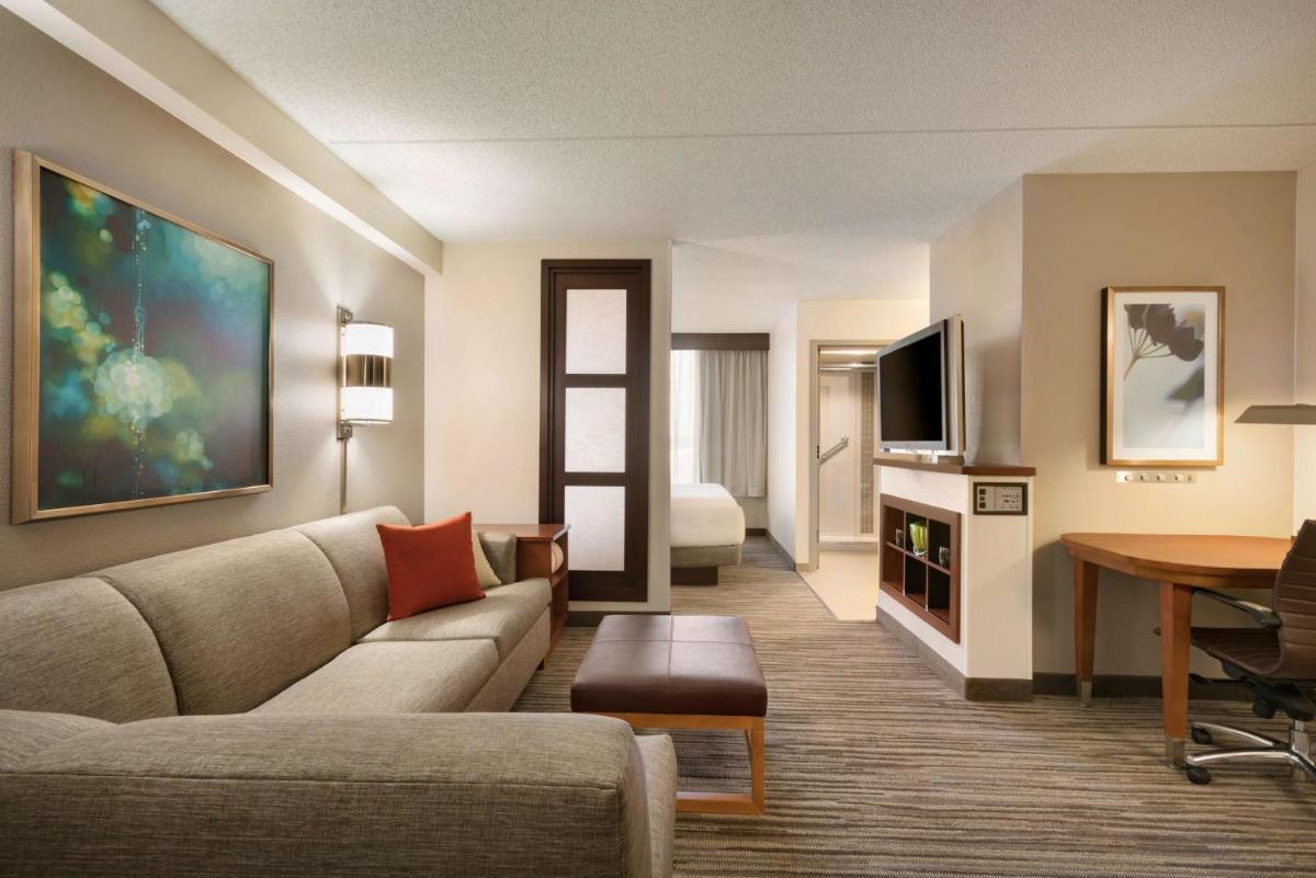 Hyatt Place Chicago Schaumburg - Housity