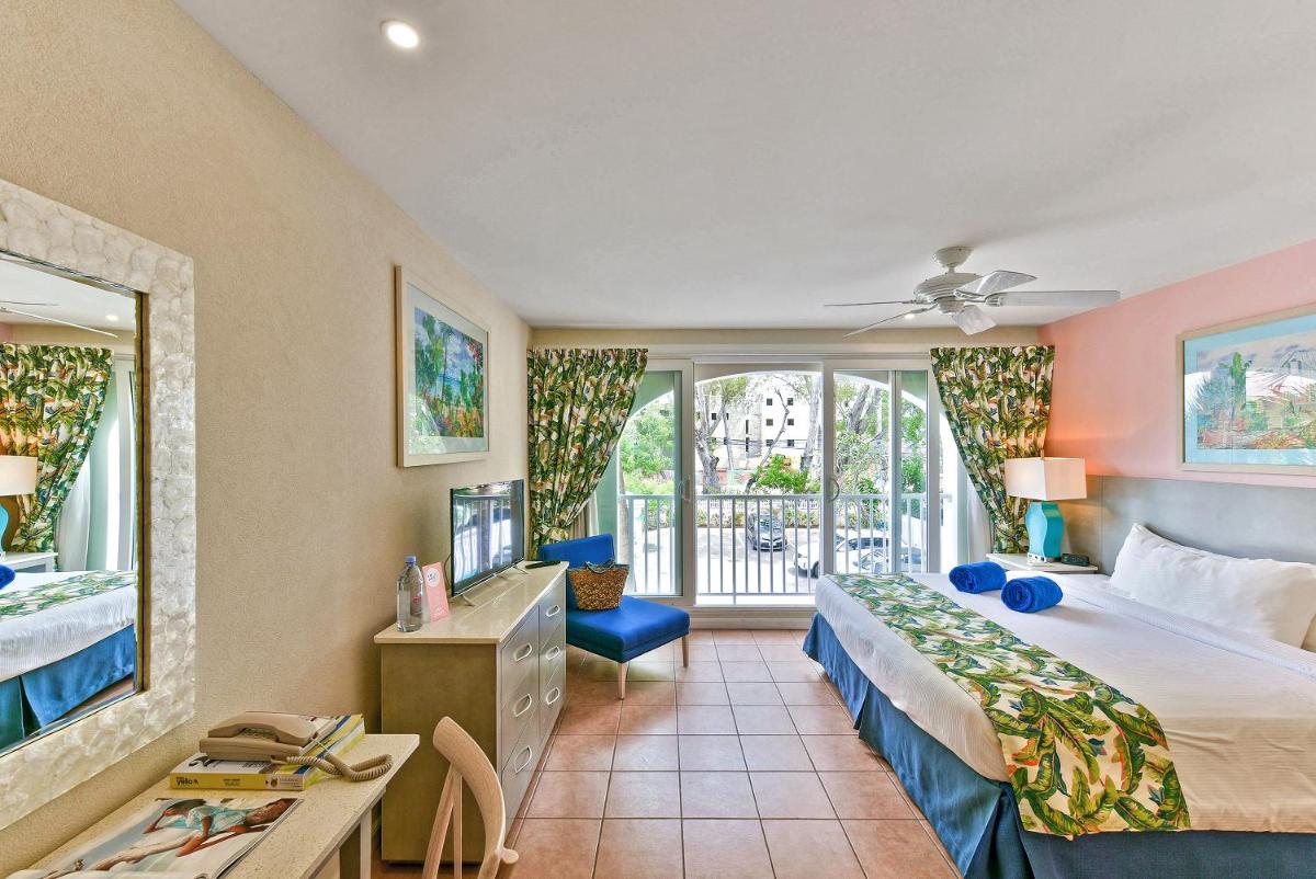 Butterfly Beach Hotel - Housity