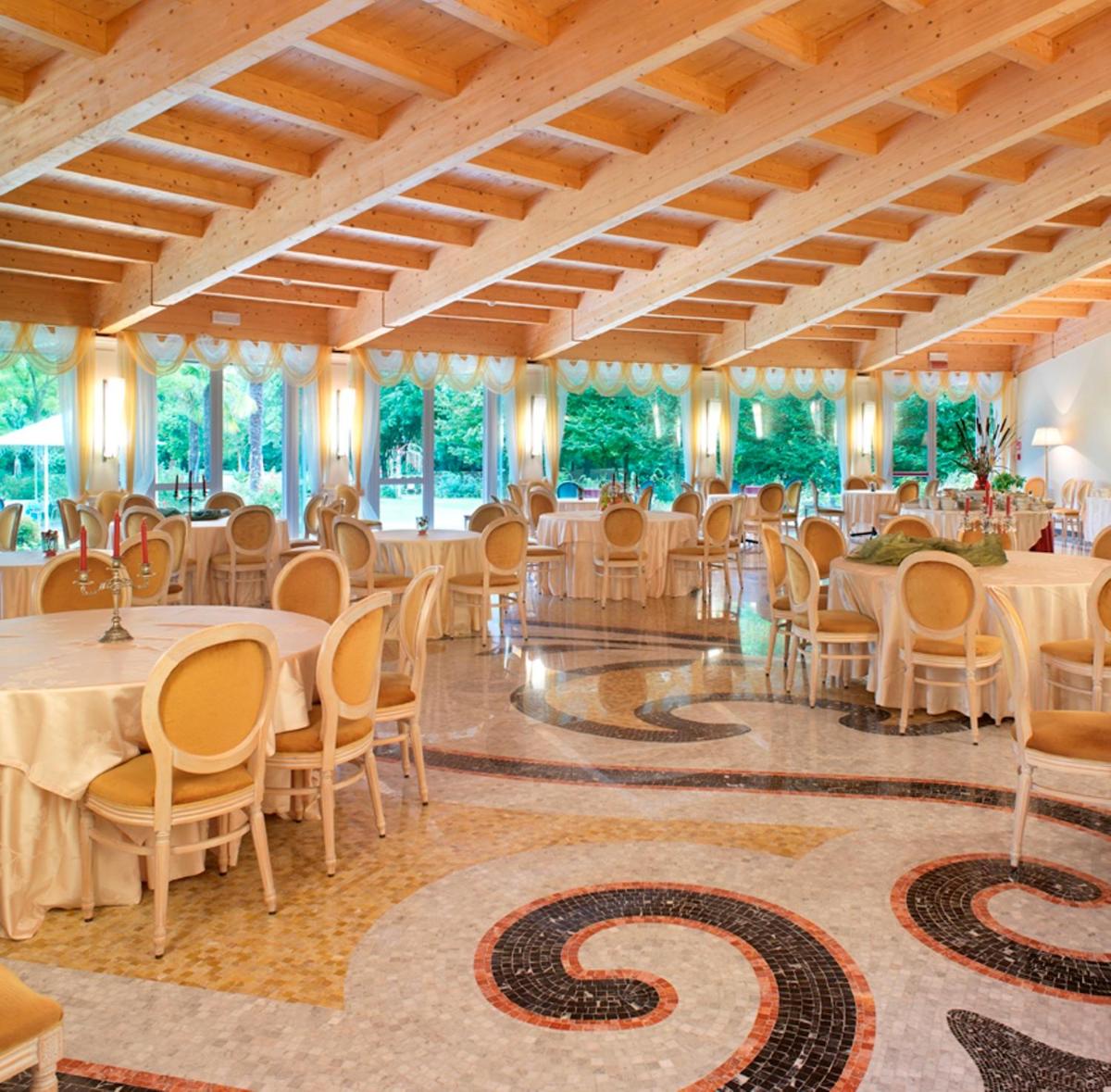 Park Hotel Junior - Housity
