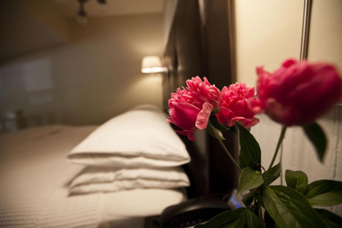 Dickson Street Inn - Housity