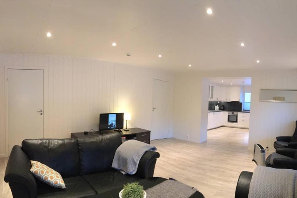 Balestrand Fjordapartments Holmen 19A - Housity