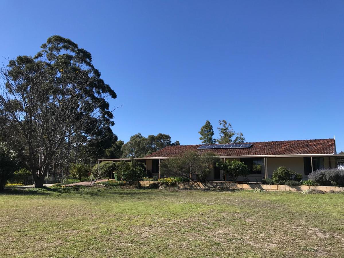 Cockburn Retreat Home 柏斯悠閒民宿 - Housity