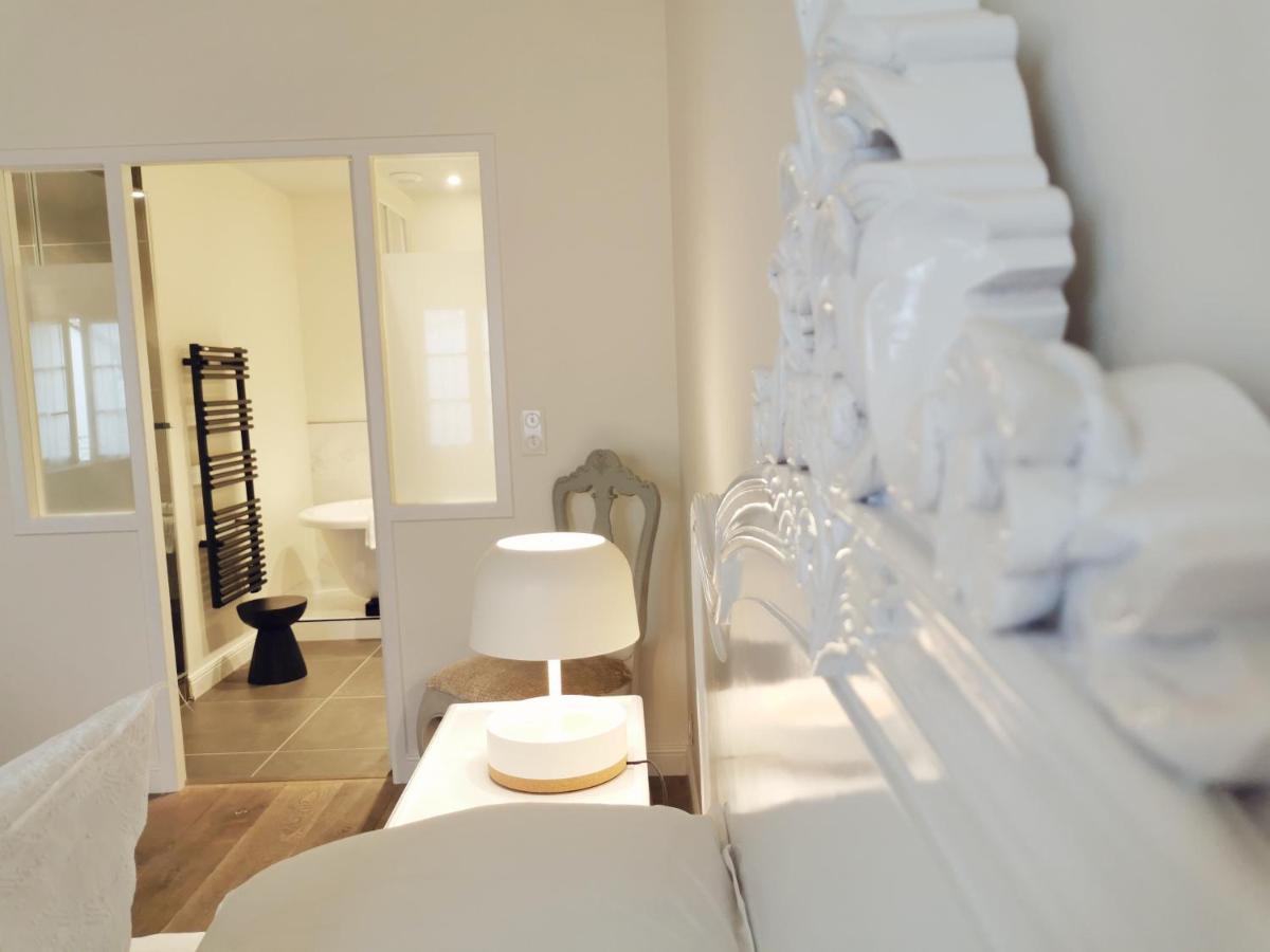 Salle de bains dans l'établissement Le Clos Saint-Martin Hôtel & Spa