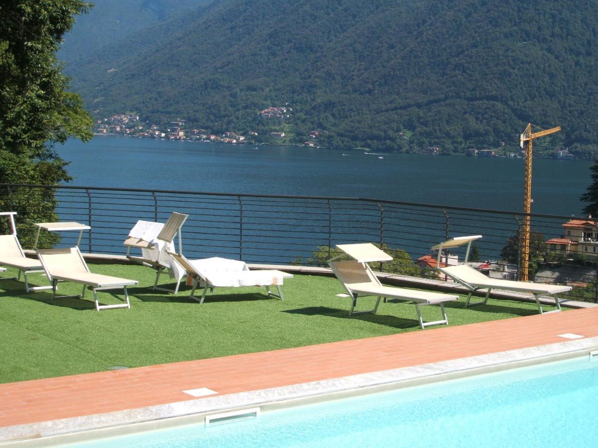 Green & Lake Home - Housity