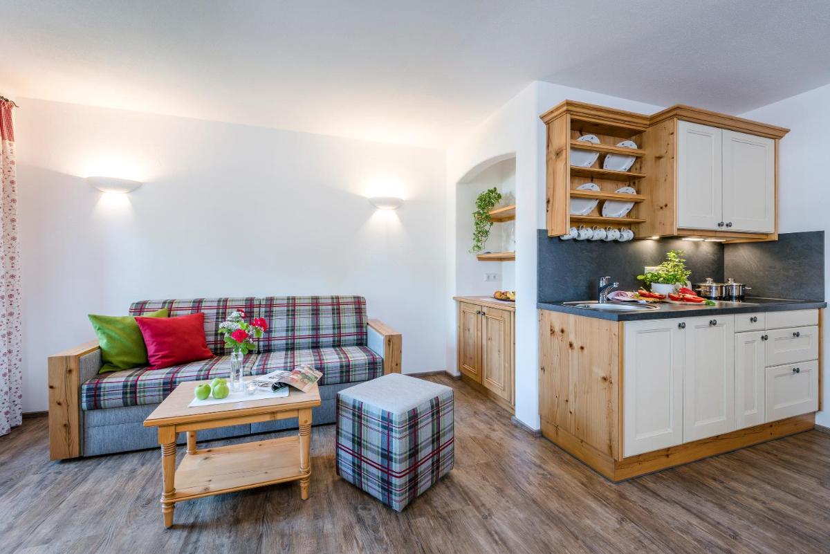 Beim Paulfischer - Eckbankerl - Housity