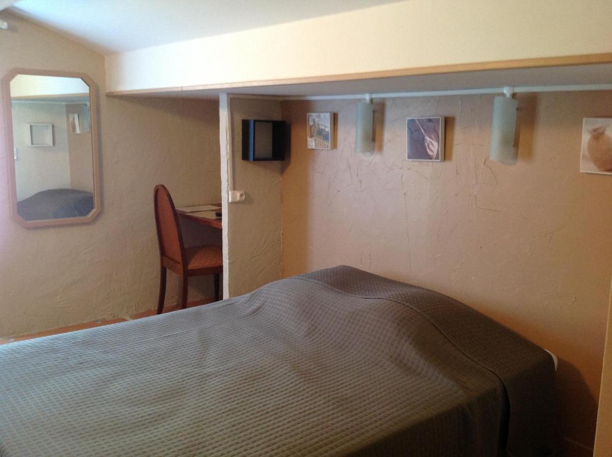 Hôtel Restaurant Les oliviers - Housity