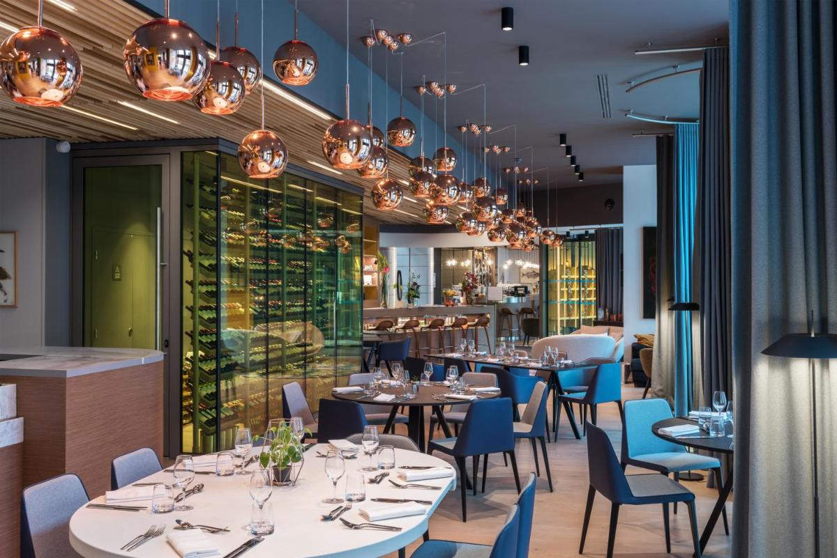 Restaurant ou autre lieu de restauration dans l'établissement Golden Tulip Saint Malo– Le Grand Bé