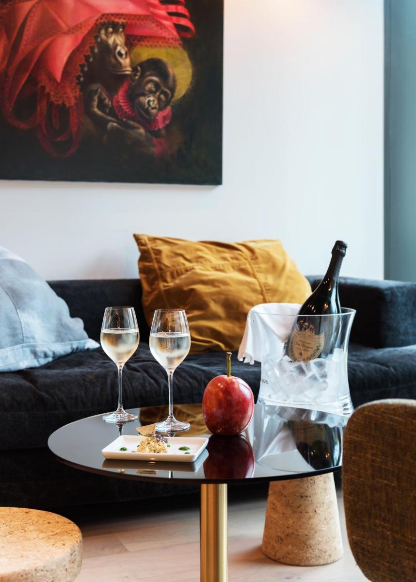 Coin salon dans l'établissement Golden Tulip Saint Malo– Le Grand Bé