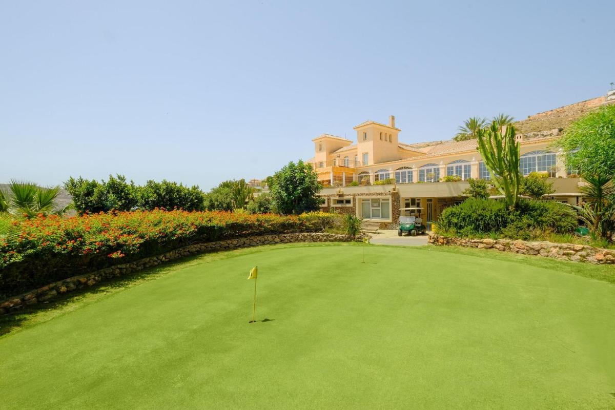 Instalaciones para jugar al golf en el hotel o alrededores