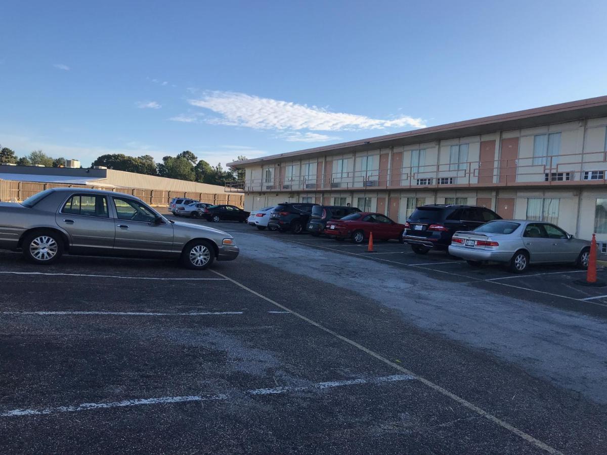 Tyler Inn & Suites - Housity