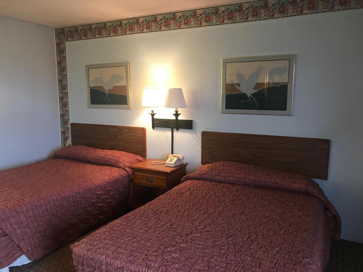 Tyler Inn & Suites - Housity