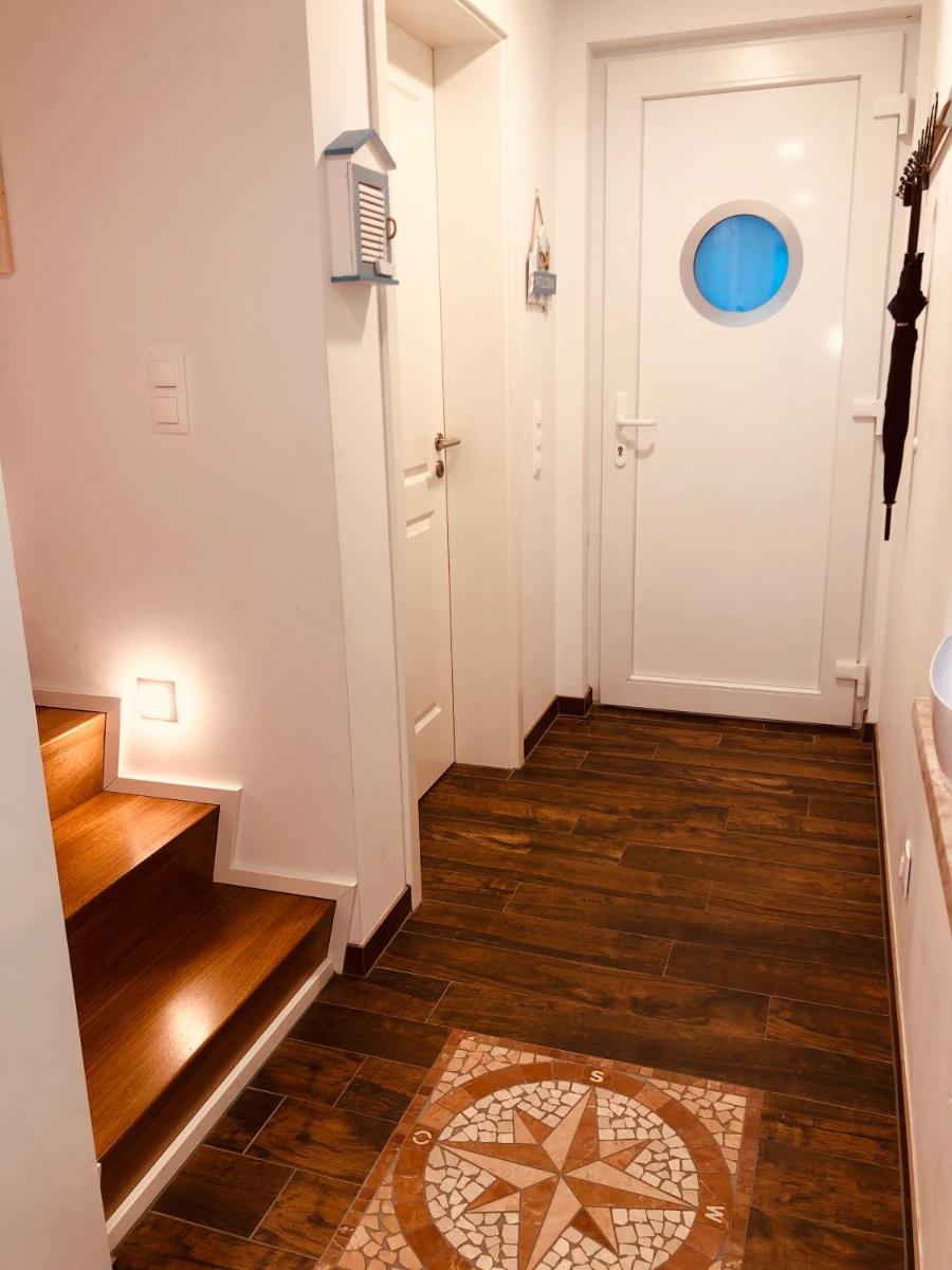Hausboot Elandi - Housity