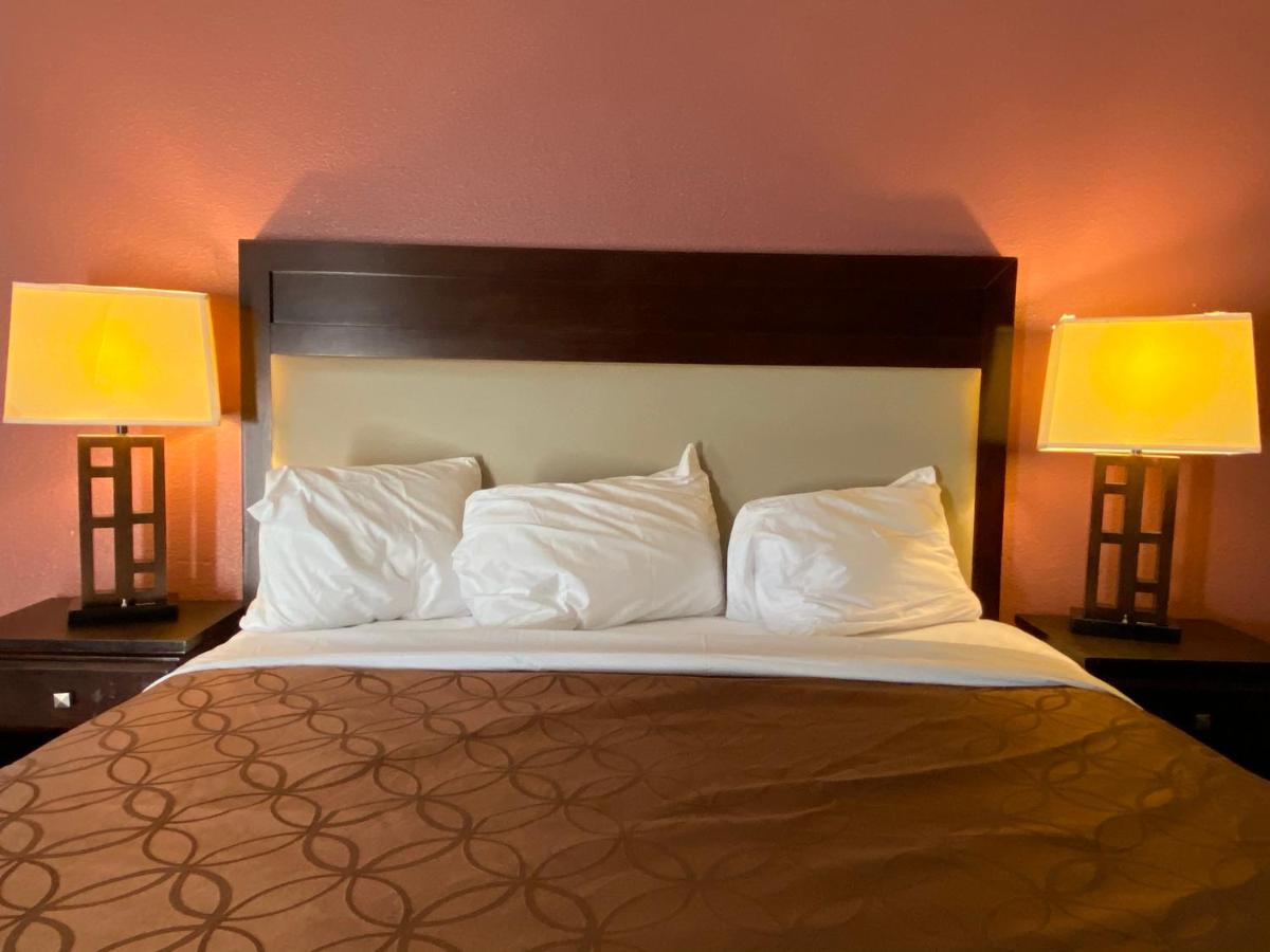 Express Inn - Housity