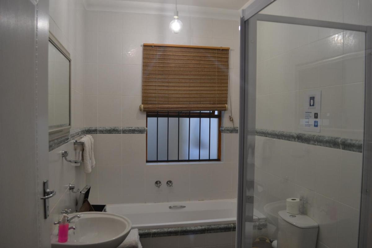 A Smart Stay Apartments - Housity