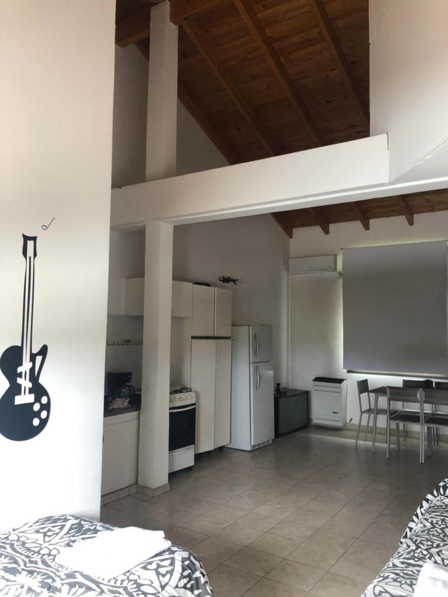 Ruffus's Apple Cipolletti - Housity