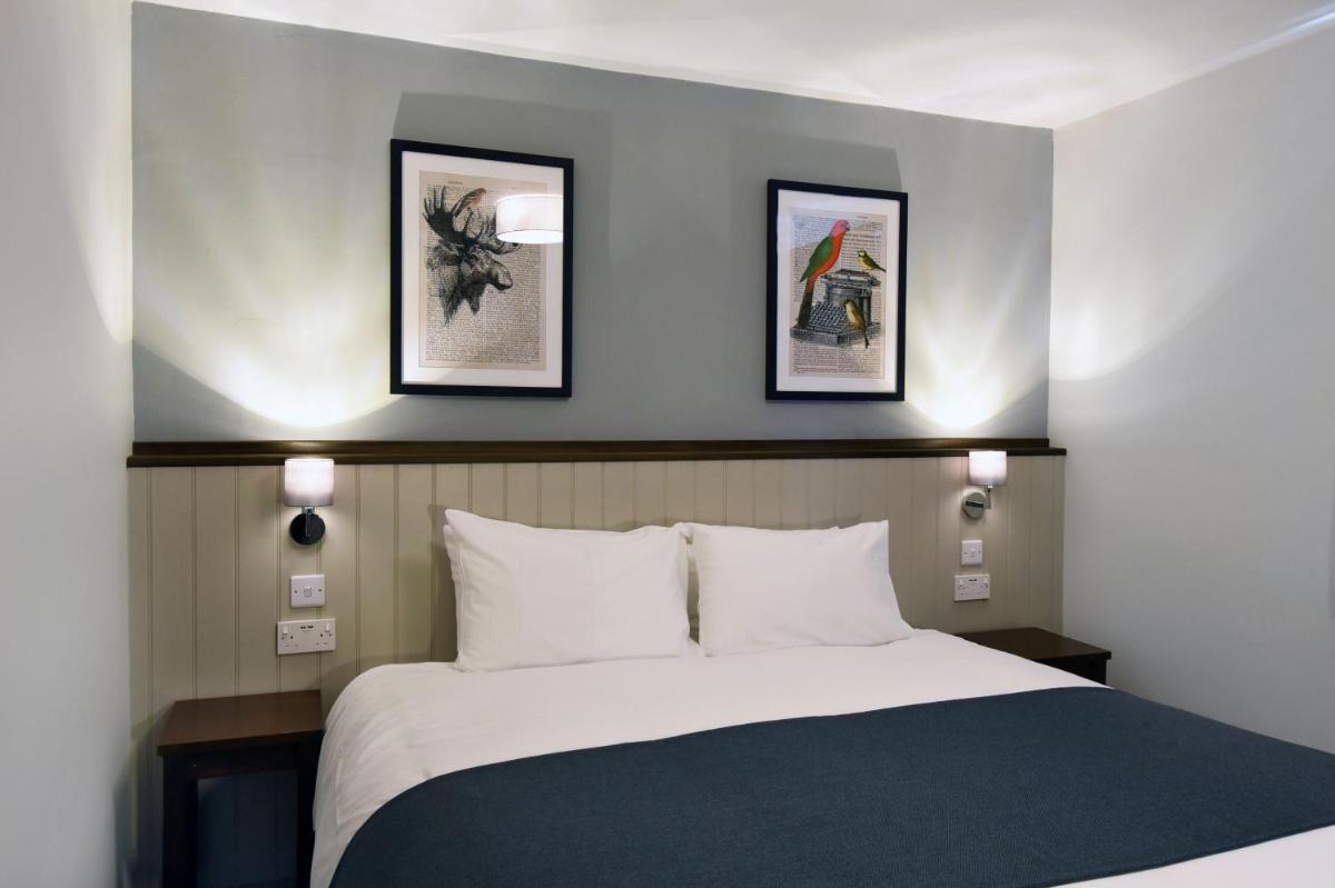 Oaklands by Greene King Inns - Housity