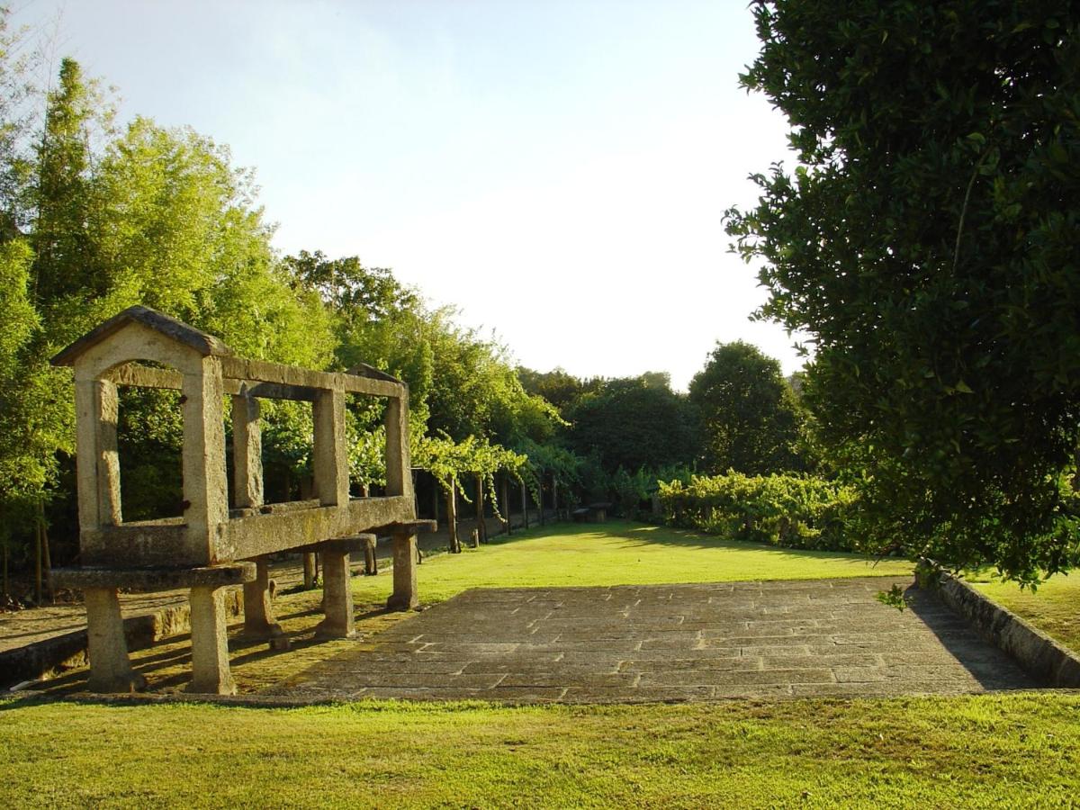 Um jardim no exterior de Hotel Convento dos Capuchos