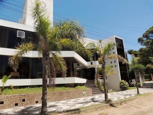 Hotel Reviens - Housity
