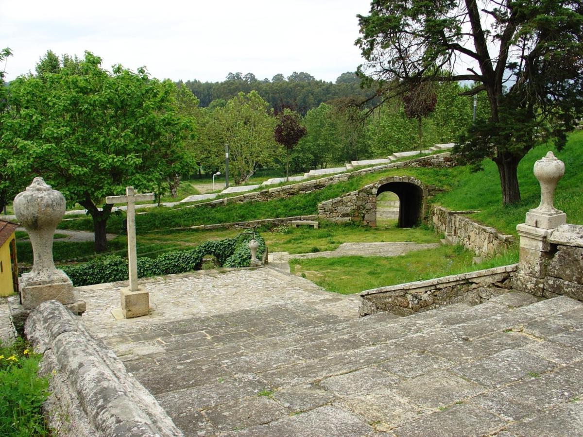 Um jardim no exterior de Hotel Convento dos Capuchos