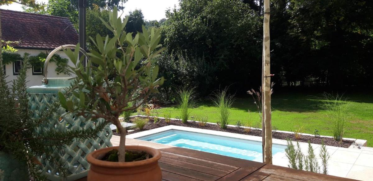 Bed and Breakfast unter den Linden - Housity