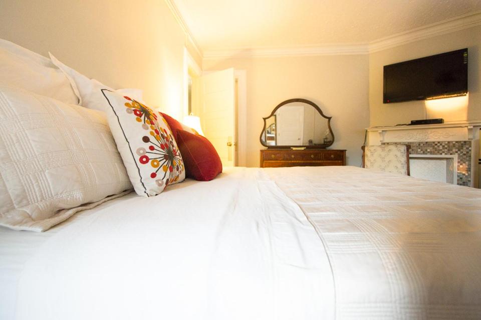 A and FayeBed and Breakfast, Inc, - Housity
