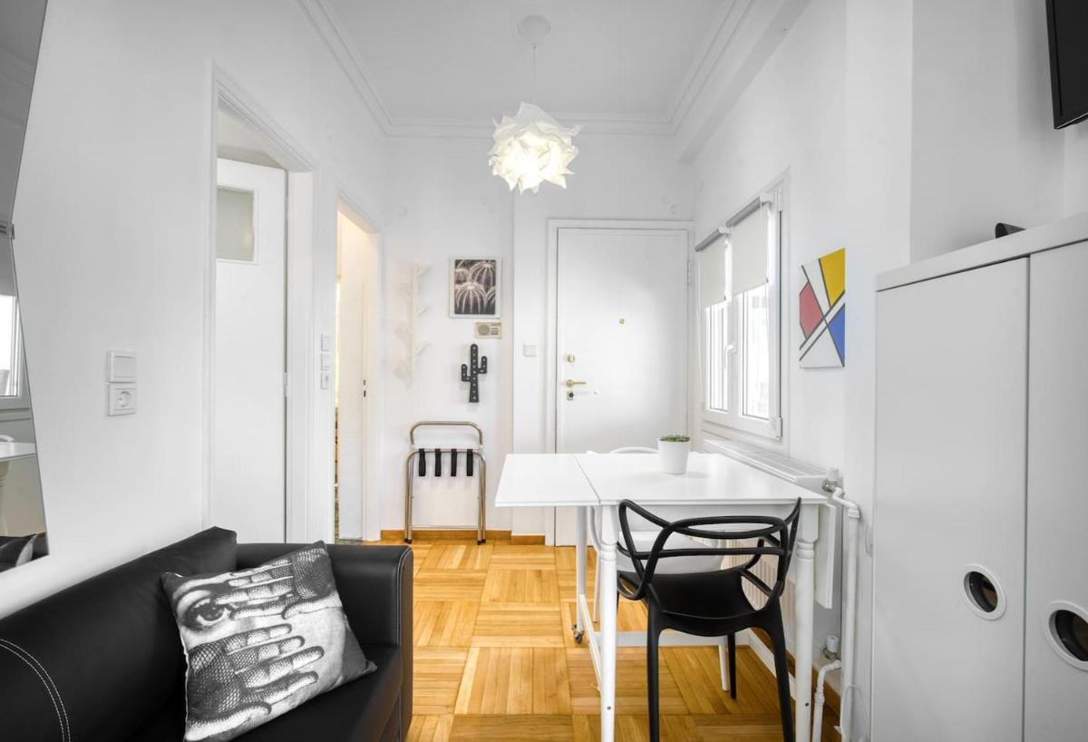 Suitetrails - The Cactus Apartment with Large Sunny Balcony