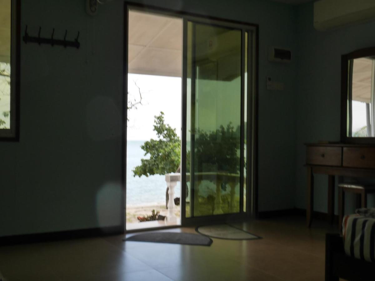 Beach Front Villa 1 pasir panjang - Housity