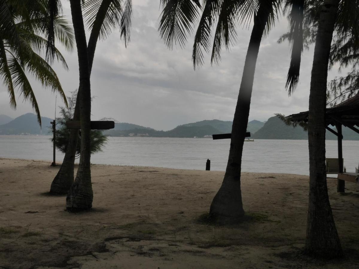 Beach Front Villa 1 pasir panjang - Housity