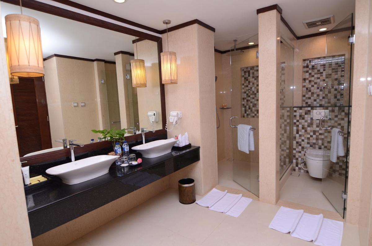 Hermes Palace Hotel Banda Aceh - Housity