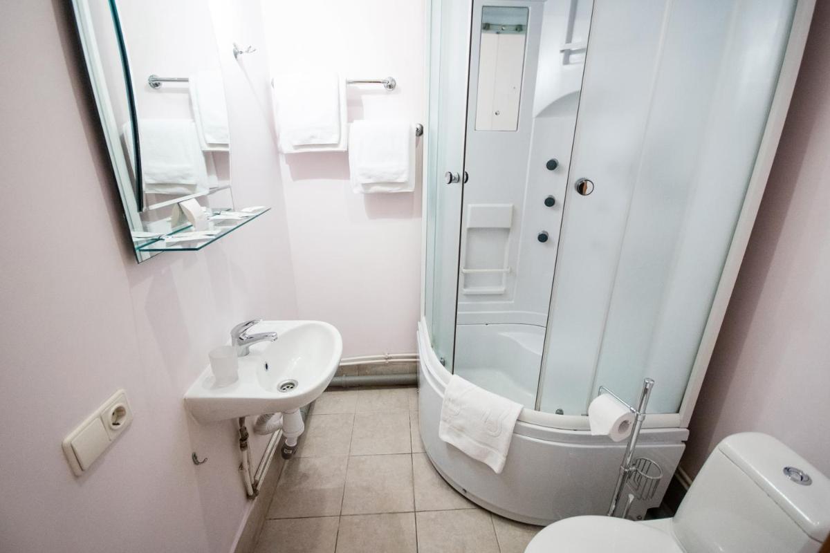 Nevsky 136 Guest House - Housity