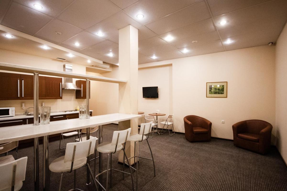 Nevsky 136 Guest House - Housity