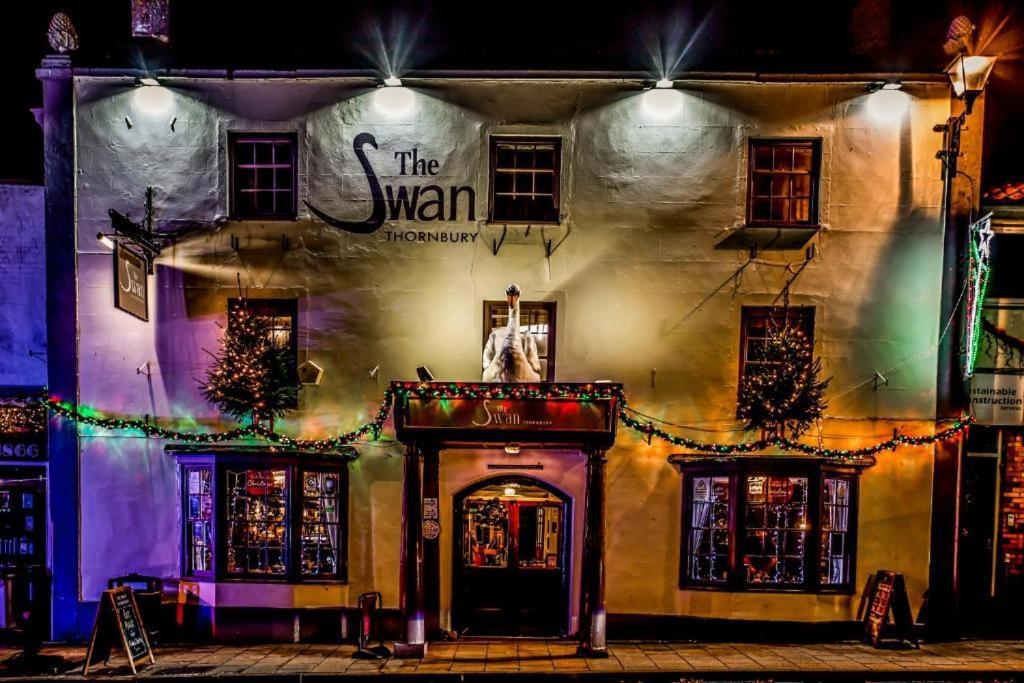 The Swan - Housity