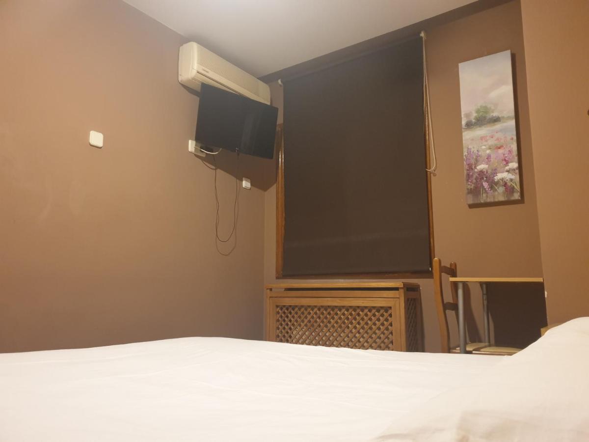 Hostal El Descanso - Housity