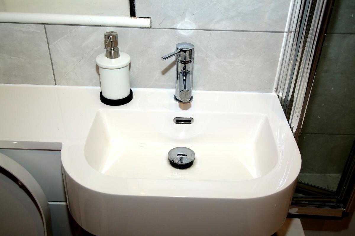 A Modern, Comfy Newly Remodeled 2bd House - Housity