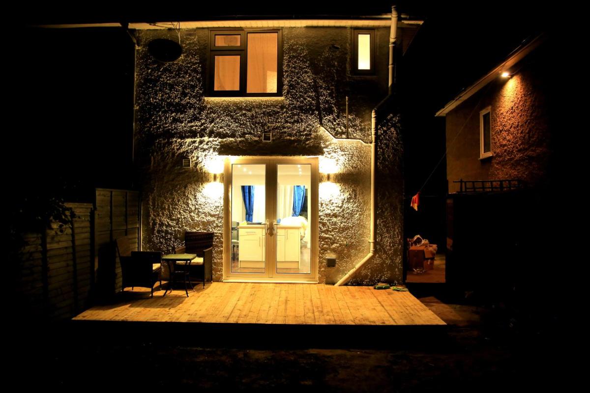 A Modern, Comfy Newly Remodeled 2bd House - Housity