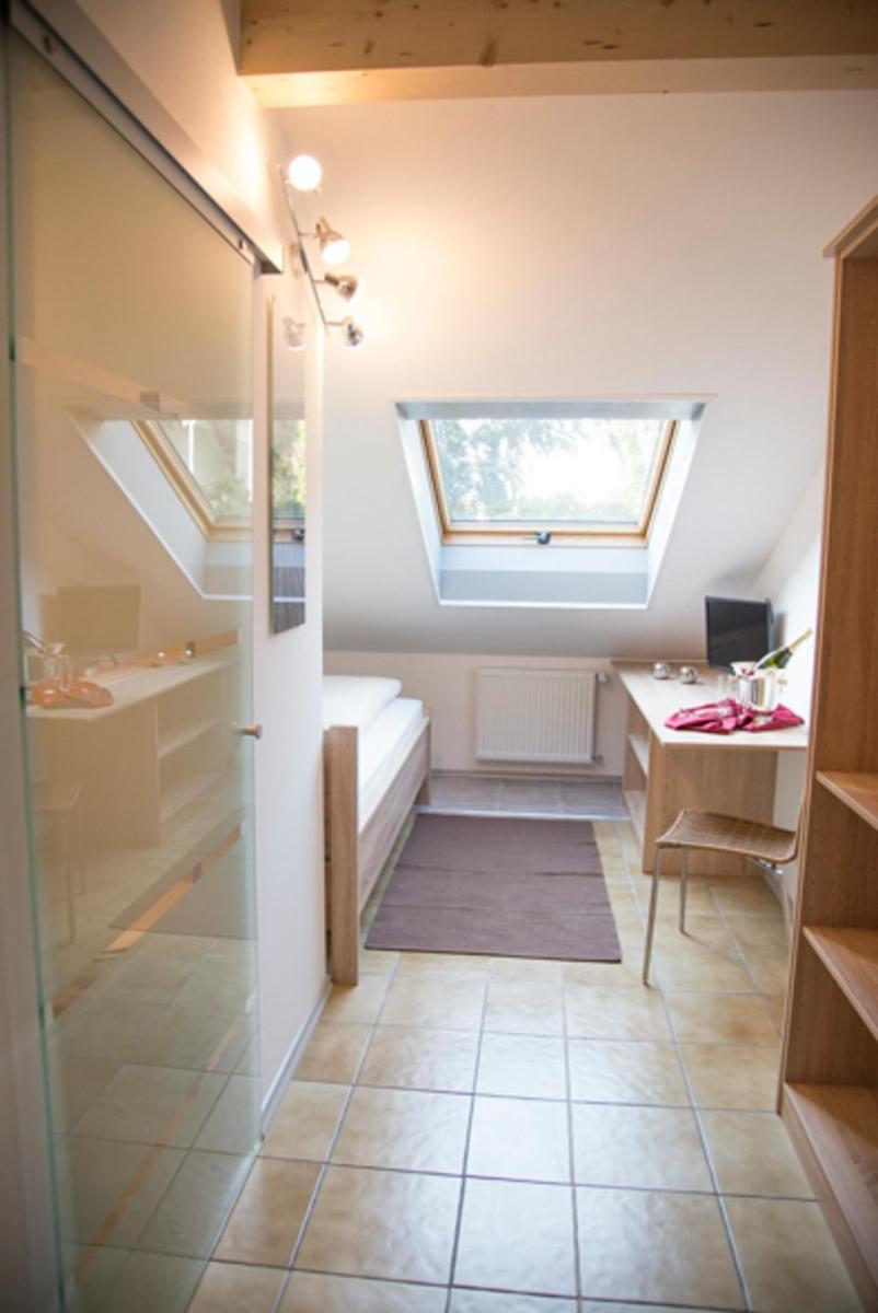 Pension Jederzeit - Housity