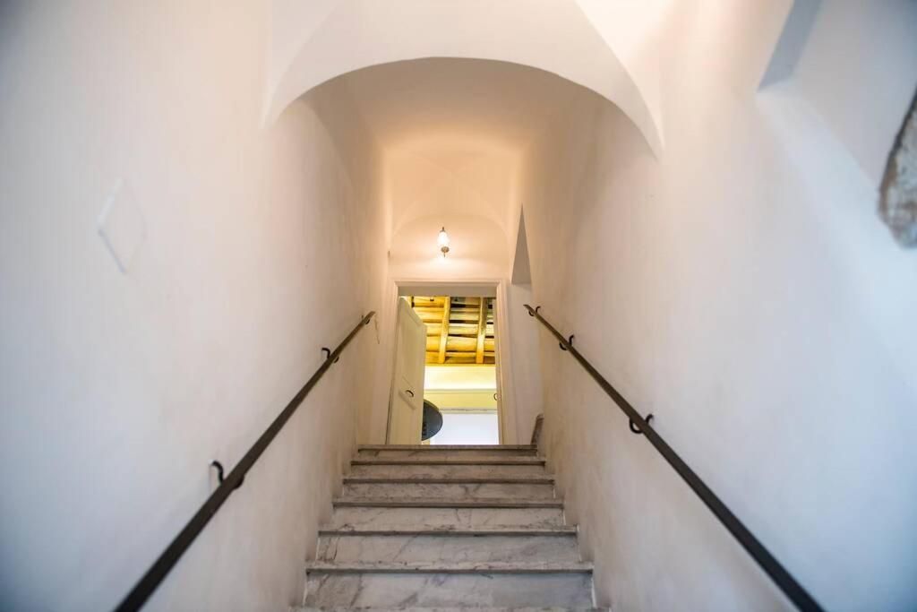 Colosseum/Panisperna Nina apartament with terrace - Housity