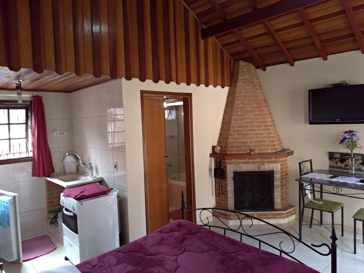 Ana Júlia Chalés - Monte Verde MG - Housity
