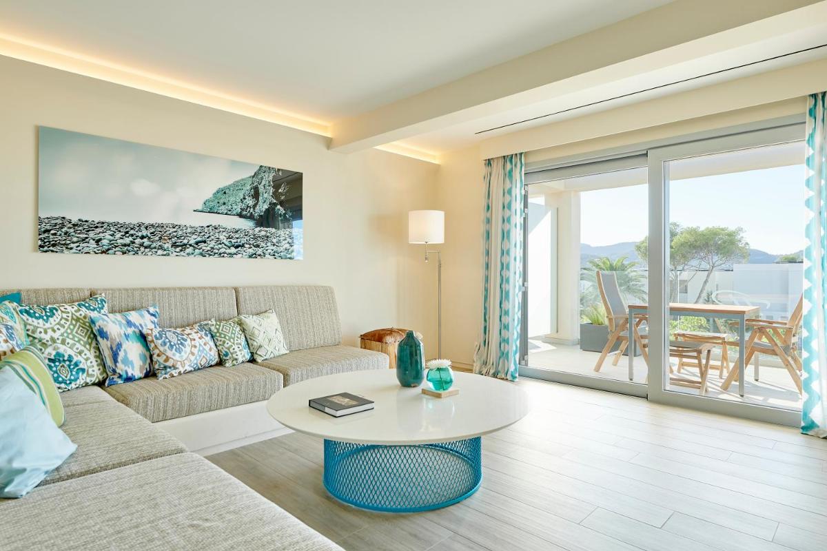 Zona de estar de 7Pines Resort Ibiza, part of Destination by Hyatt
