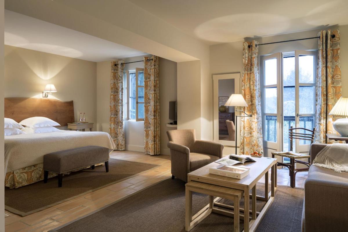 Baumanière - Les Baux de Provence - Housity