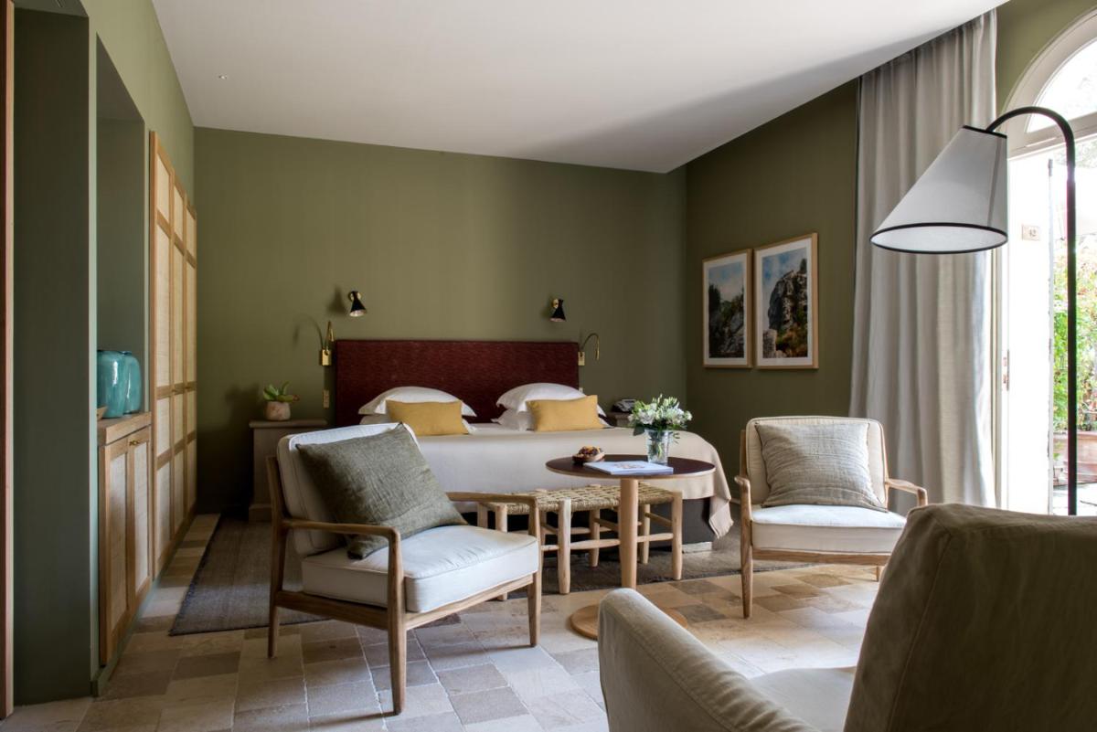 Coin salon dans l'établissement Baumanière - Les Baux de Provence