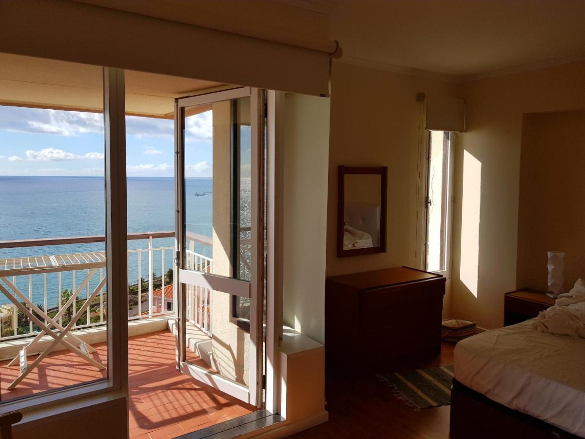 Listen the sound of the Sea - The Sunset of your Dreams - Housity