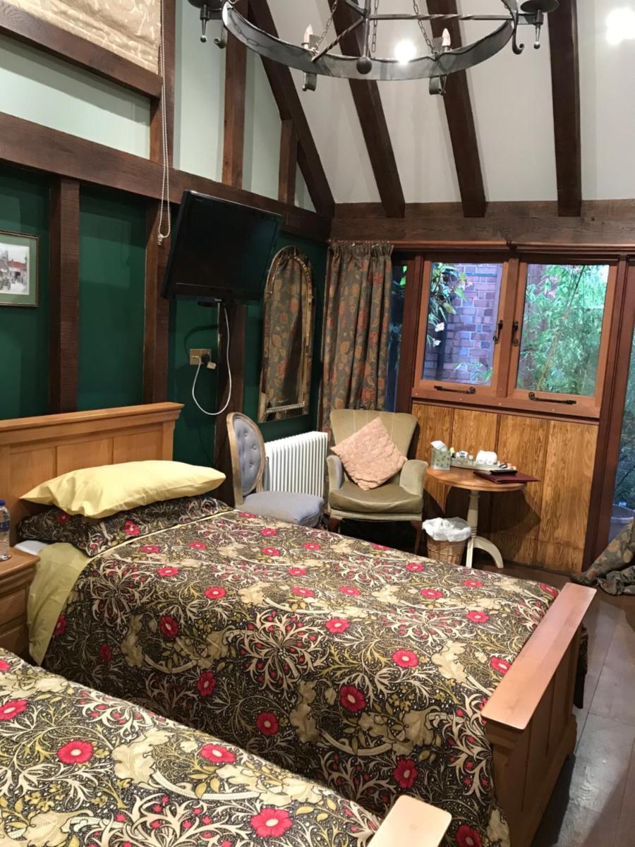 The Chequers Inn - Housity