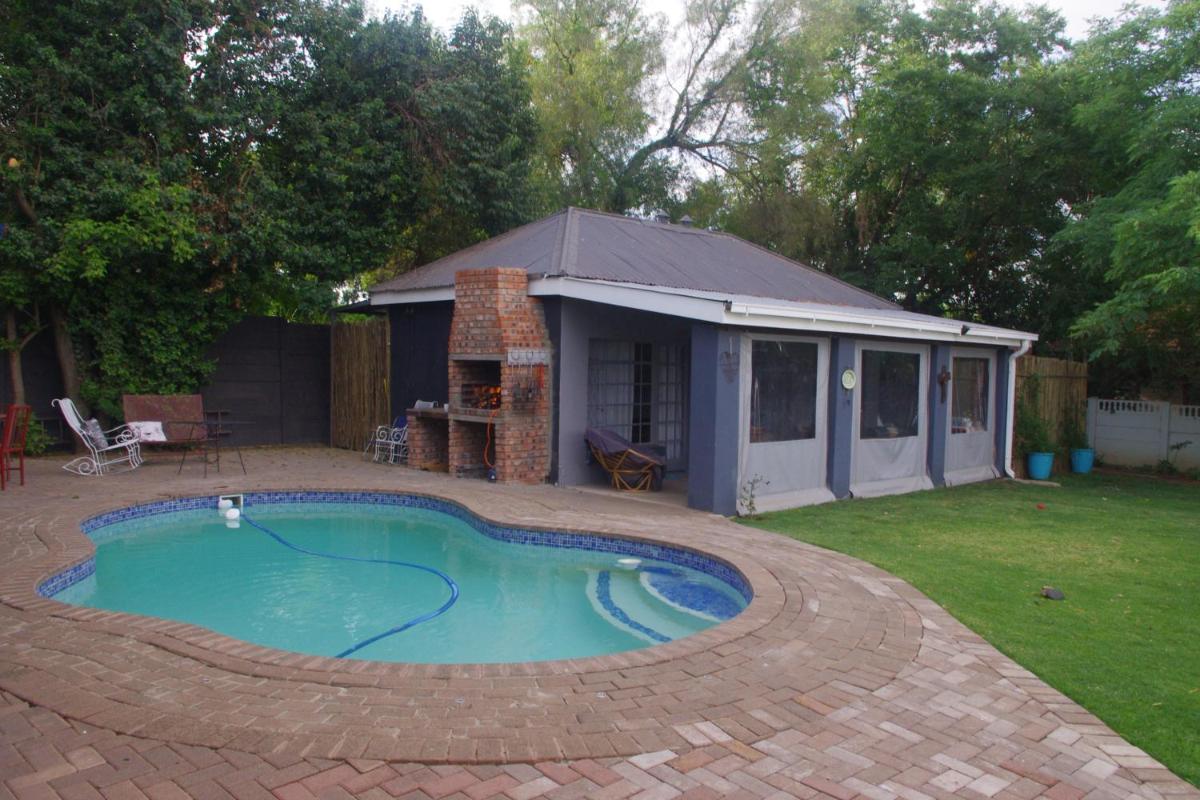 Relax in Joy & Mignon for a bushveld Feeling - Housity