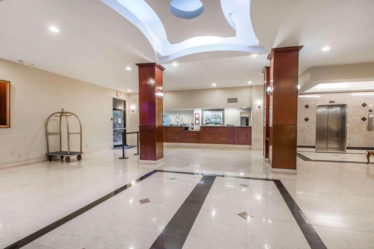 North Miami Beach Gardens Inn & Suites - Housity