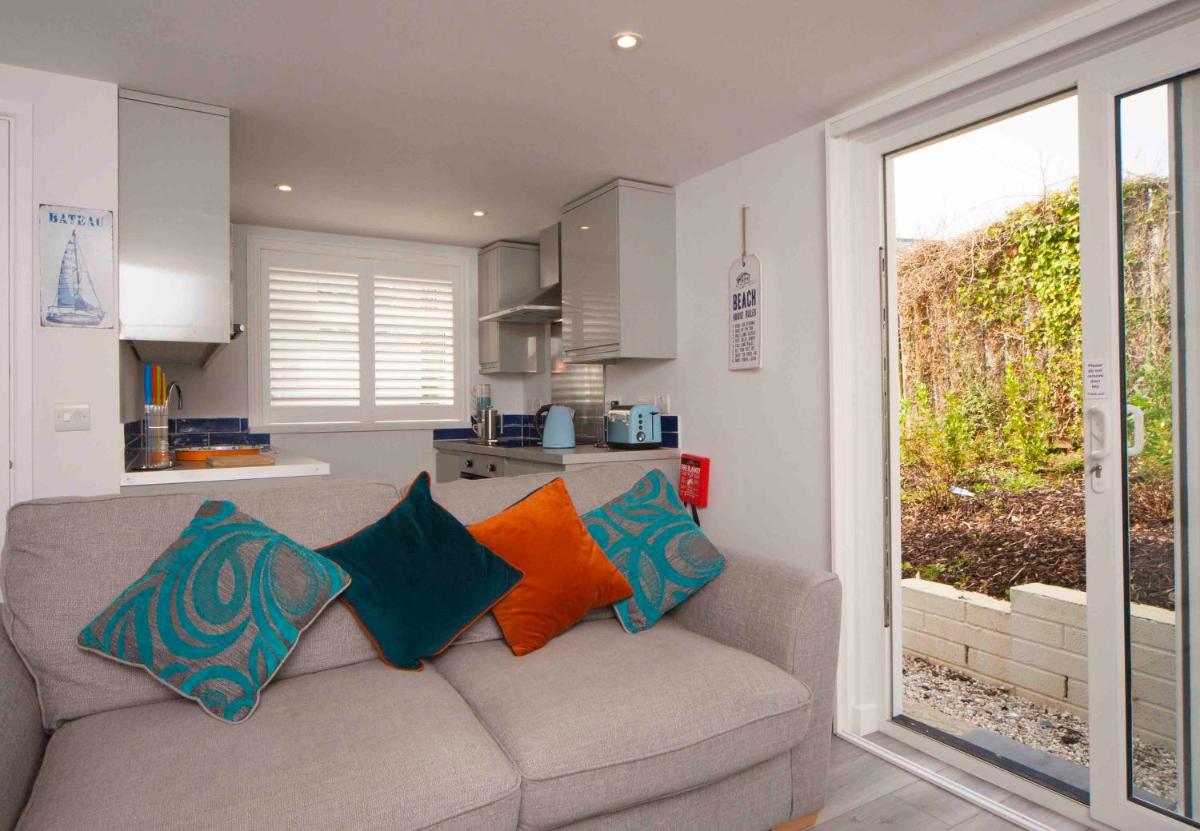 Mawgan Porth Apartments - Housity