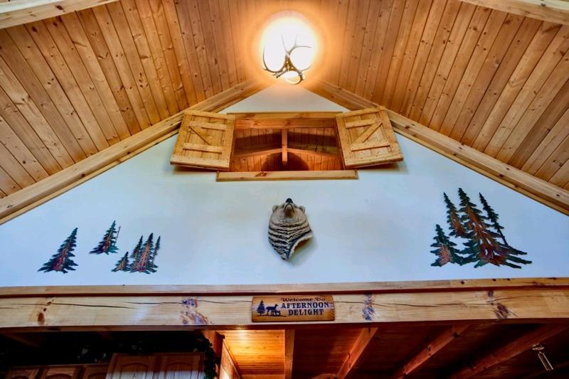 Afternoon Delight 1 Bedroom Cabin Rental between Gatlinburg and Pigeon Forge Great Couple getaway - Housity
