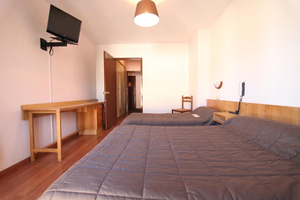 Logis Hotel Restaurant Du Commerce - Housity
