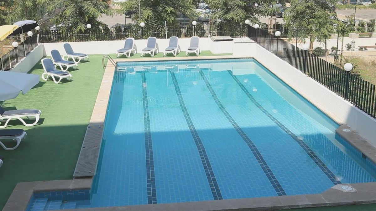 Queens Land Hotel - Housity